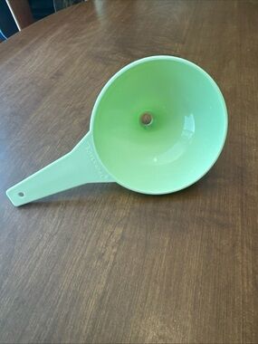 Tupperware Mint Green Plastic Funnel with Handle